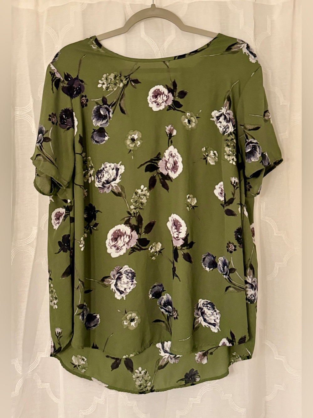 Torrid Size 2 2X 18/20 Olive Green Floral Flutter Sleeve Blouse